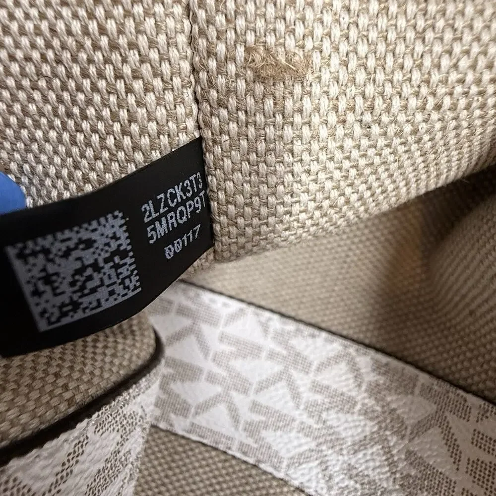 Michael Kors EVA Large Tote Purse Cantaloupe Multi with Pouch New - Picture 10 of 11